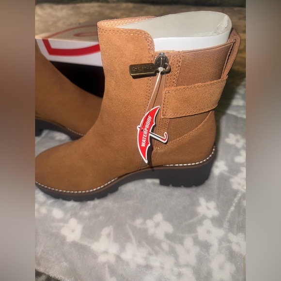 Blondo Women's Tan Ankle Booties - Picture 2 of 8